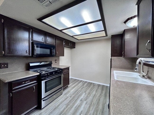 Photo - 906 Spring Tree St Casa