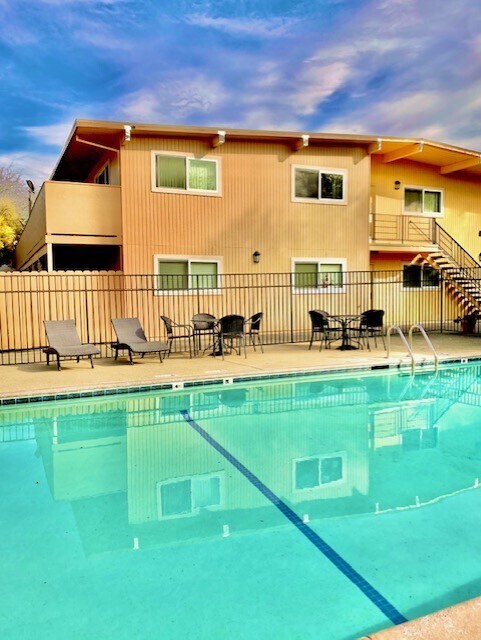Leafy Grove Apartments