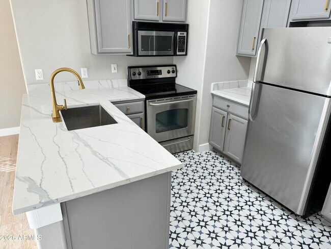 Photo - 2134 E Broadway Rd Unidad 2065