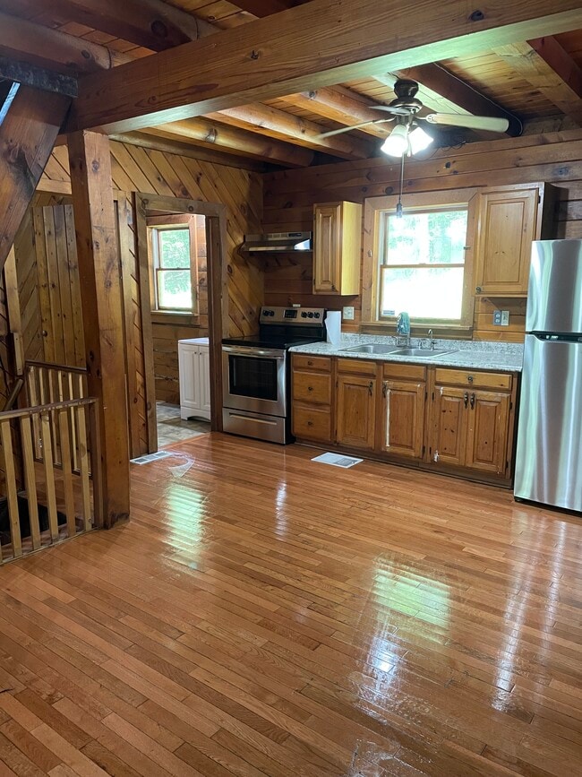 Photo - 331 Thorn Hill Rd