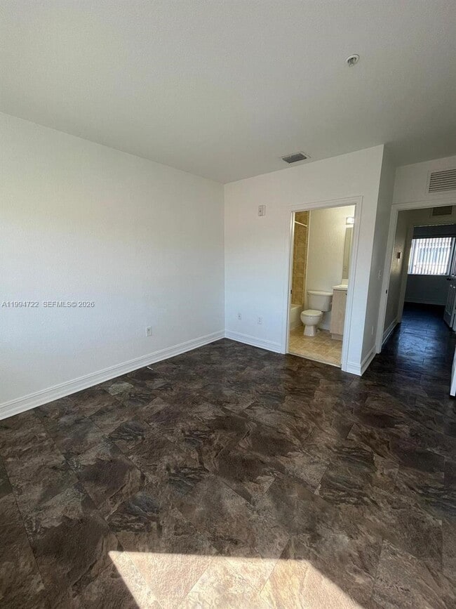 7995 NW 8th St Unit 115
