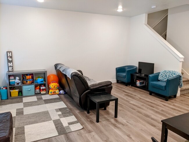 Photo - 1185 W 1820 S