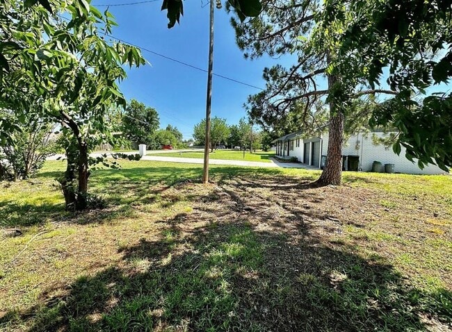 Photo - 3215 Oakwood Dr