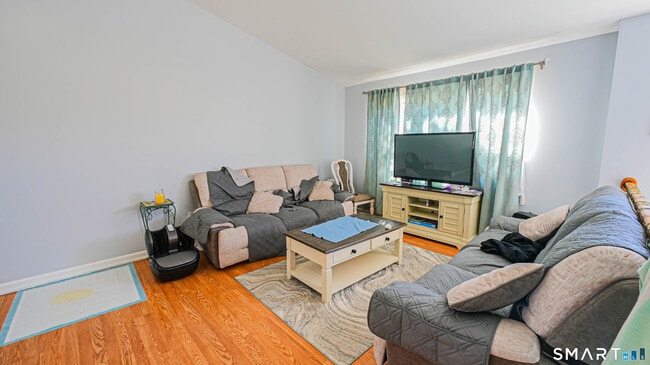 Photo - 76 Hickory Hill Dr