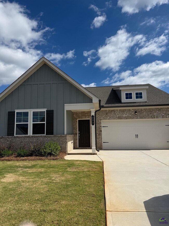 Photo - 203 Overton Dr