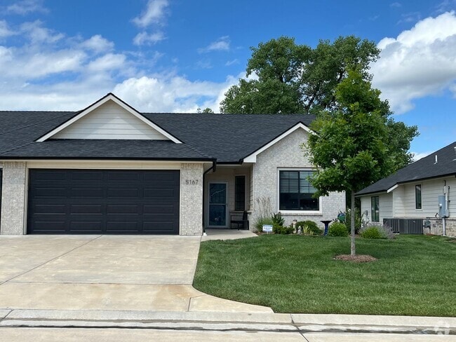 Building Photo - Beautiful Villa in Independent Senior Livi... Rental