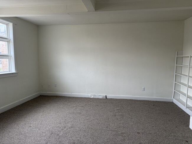 Photo - 2859 Winchester Ave