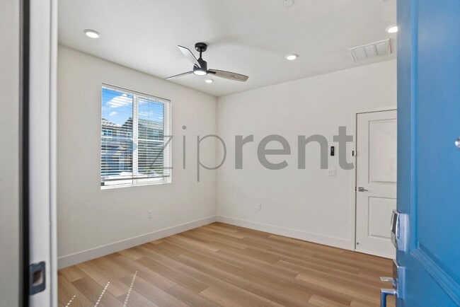 Photo - 5545 Oberon Ave