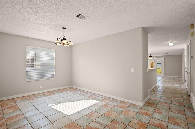 Photo - 185 Segovia Way