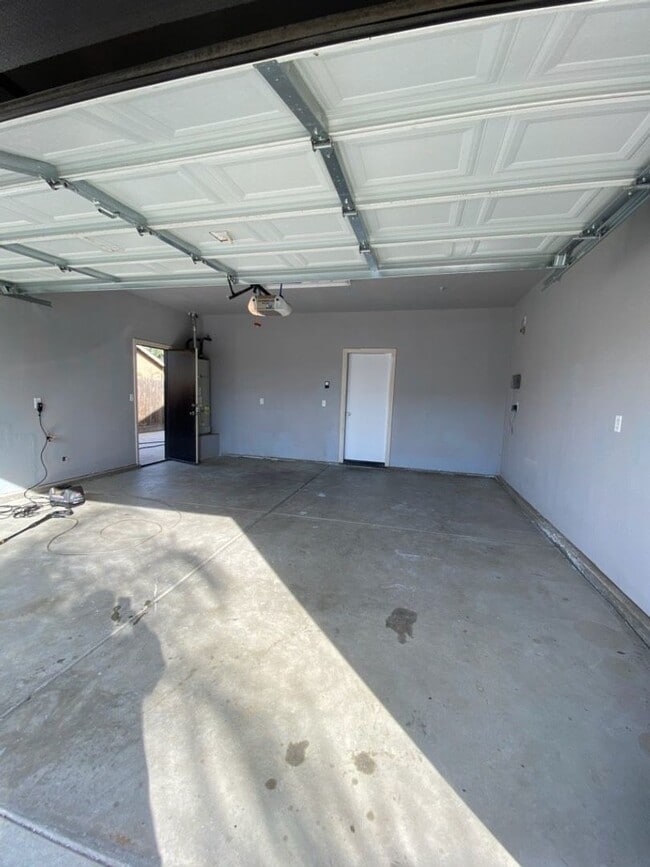 Photo - 1900 N Virginia Ave