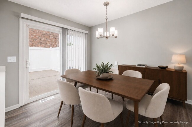 Photo - 4496 Westborough Dr W