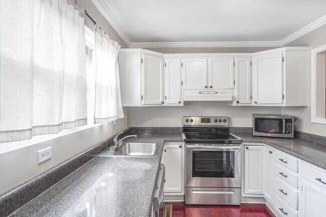 Photo - 128 Kings Mill Dr
