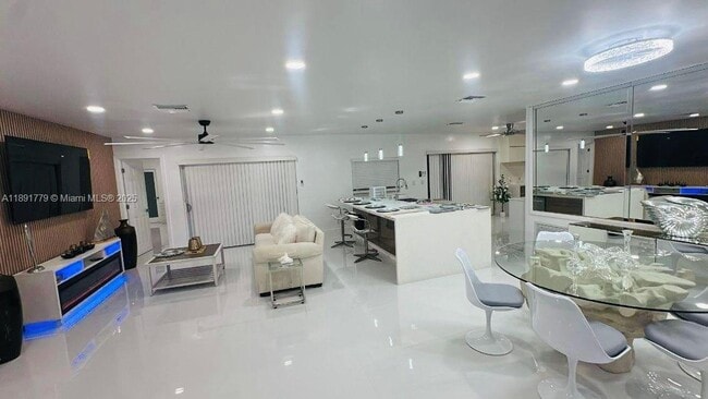Photo - 541 SE 17th Ave