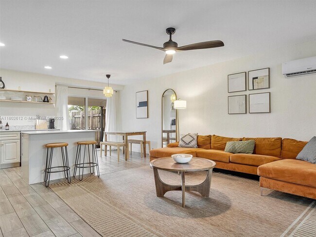 Photo - 300 SW 23rd St Apartment Unit 1
