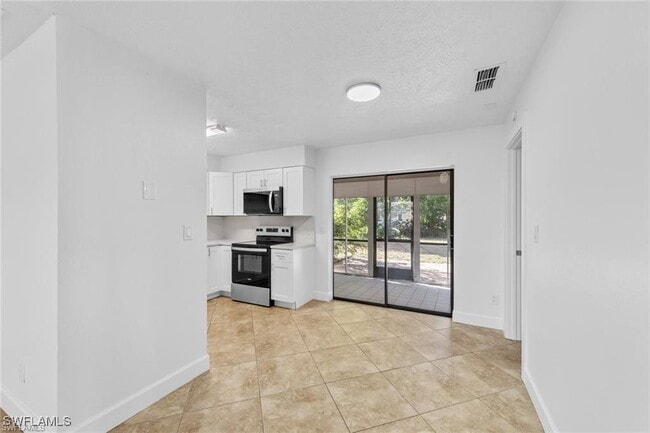 Building Photo - 1106 SE 8th Terrace