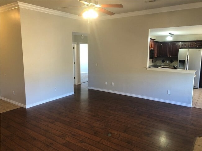 Photo - 1595 Charles St