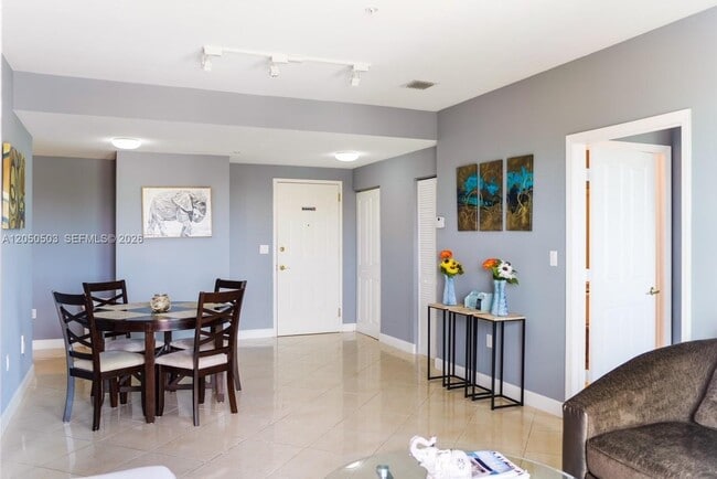 Building Photo - 2280 SW 32nd Ave Unit 213