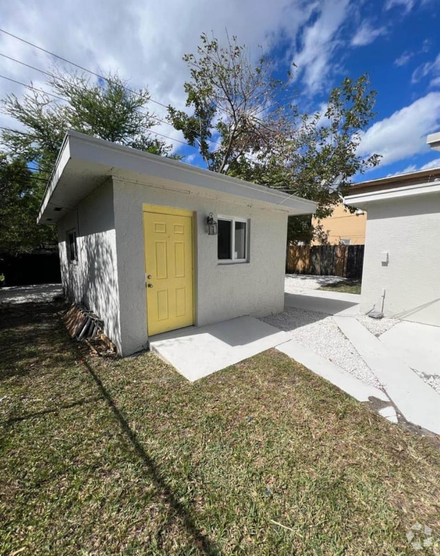 Building Photo - 741 NW 3rd Ave Rental