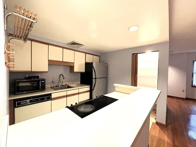 Photo - 28 Parkman St Unit 2