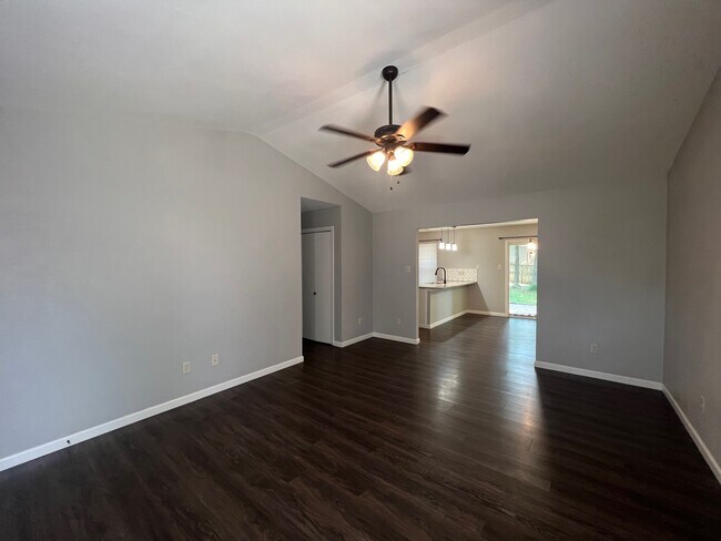 Photo - 1011 Green Valley Dr