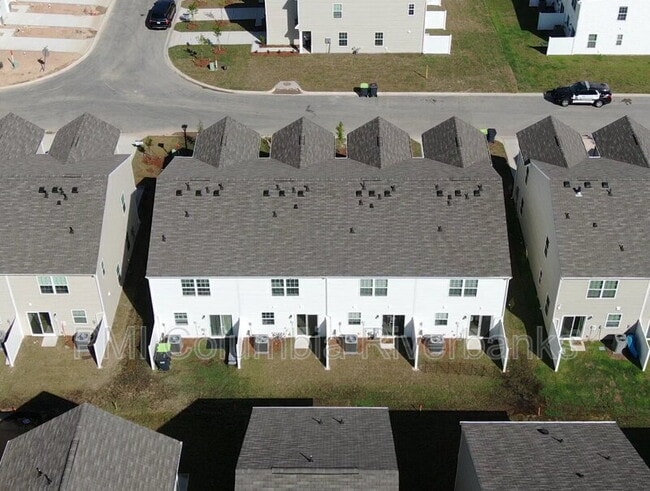 Photo - 559 Marcus Wy