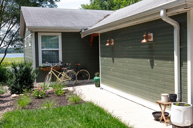 Building Photo - N6911 Lafayette Ln Rental