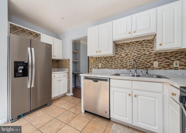 Photo - 5971 Millrace Ct Unidad E102