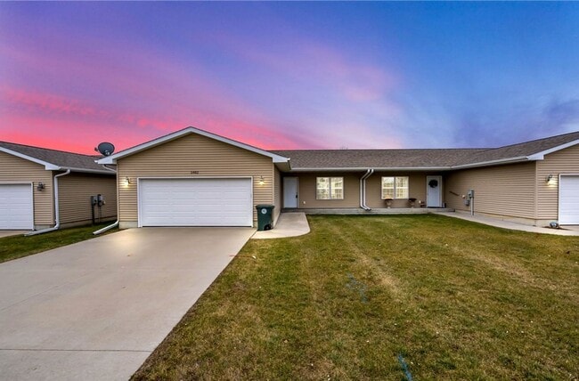 Photo - 5482 Summerland Drive