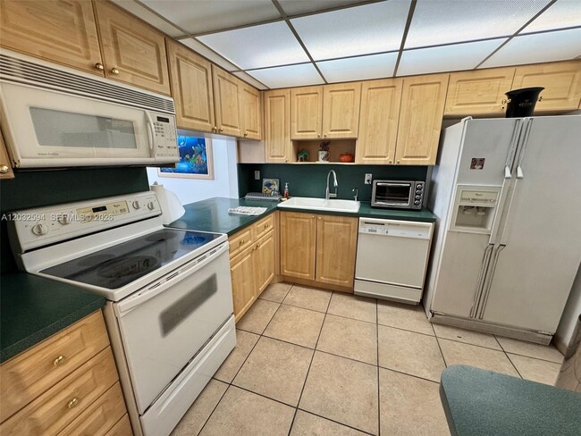 Photo - 2625 Collins Ave Unit 1801