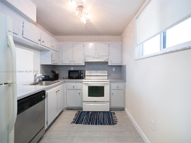 Photo - 1665 Bay Rd Unit 421