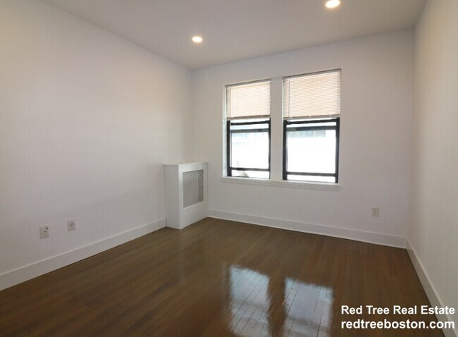 11 Peterborough St Unit 10