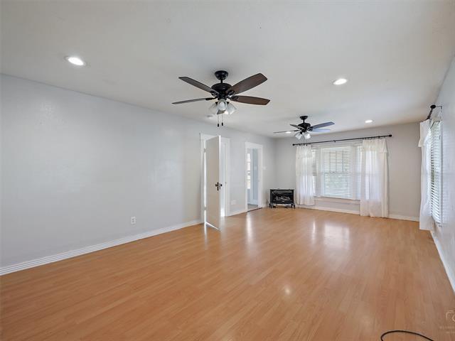 Photo - 105 E Hunt St