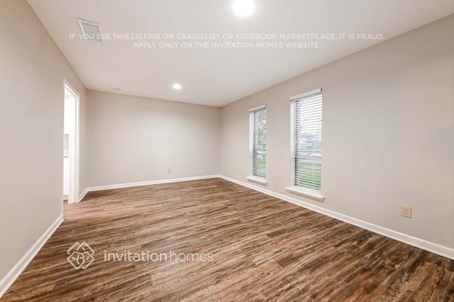 Photo - 2324 Lovell Dr