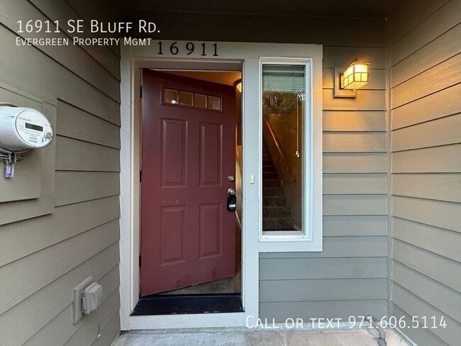 Photo - 16911 SE Bluff Rd