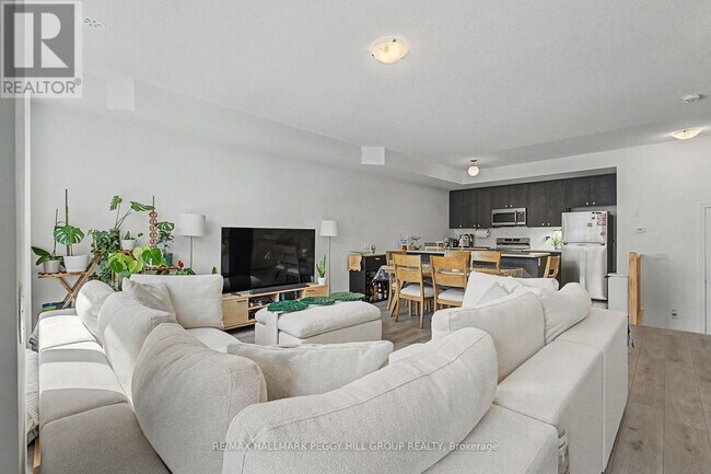 Photo - 30 Red Maple Ln