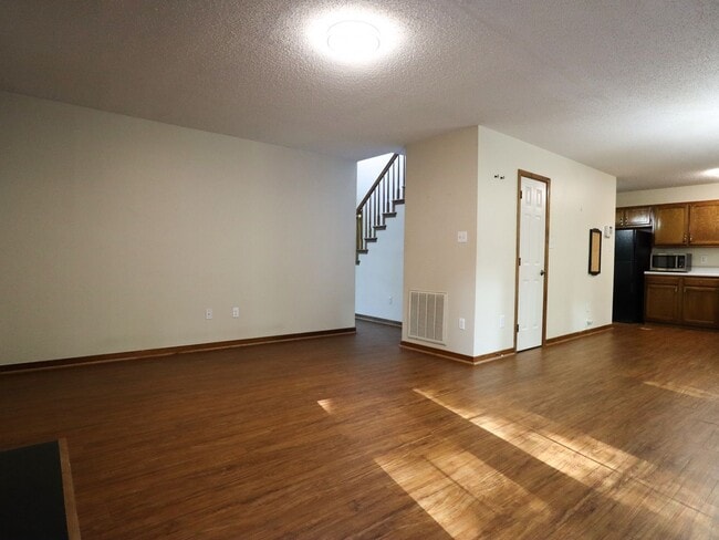 Photo - 4-Bedroom Home on Quiet Cul-de-Sac - Must See