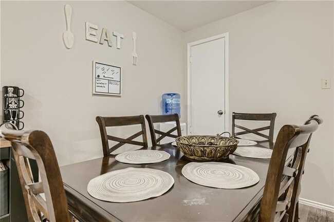 Photo - 2126 Redwing Way