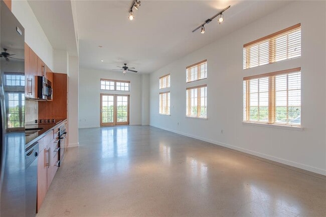 Building Photo - 2235 E 6th St Unit 404 Rental