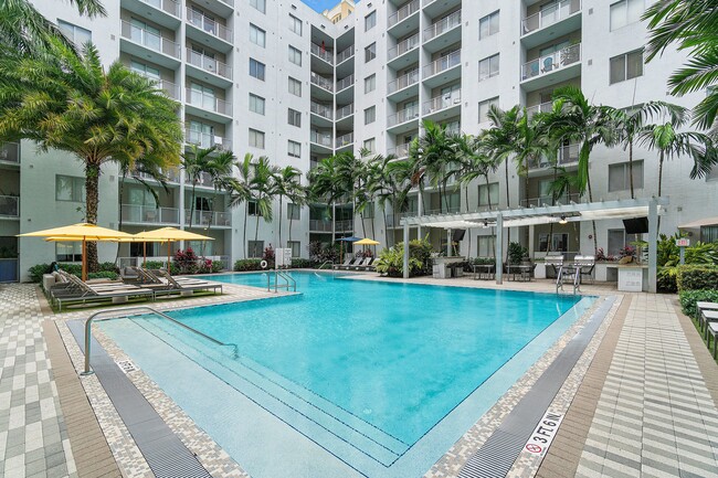 Photo - Pearl Dadeland