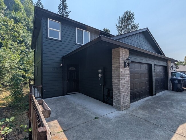 Photo - 5949 Aster St