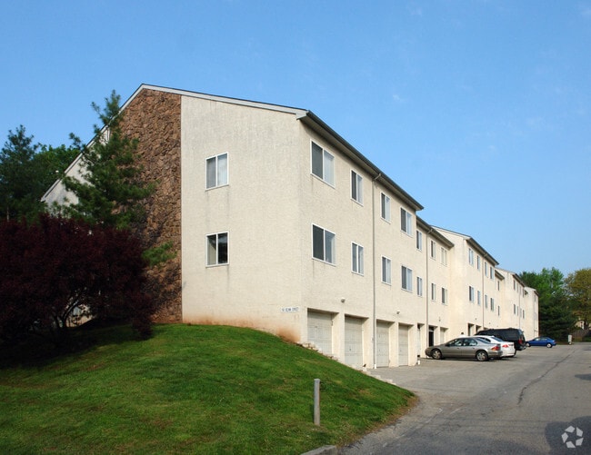 Selma Estate Apartments