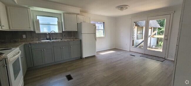 Building Photo - 3 bedroom 2 bathroom mobile home in Quarry...