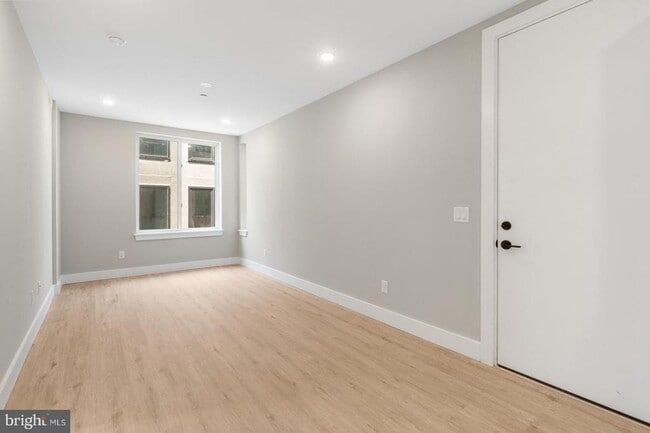 Photo - 1144 Frankford Ave Unit 203