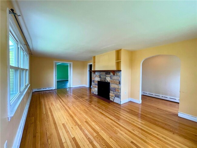Photo - 54 Durfee Rd