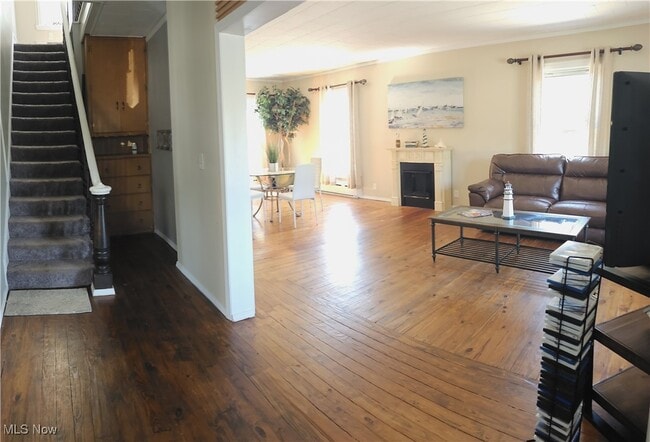 Photo - 410 E Main St