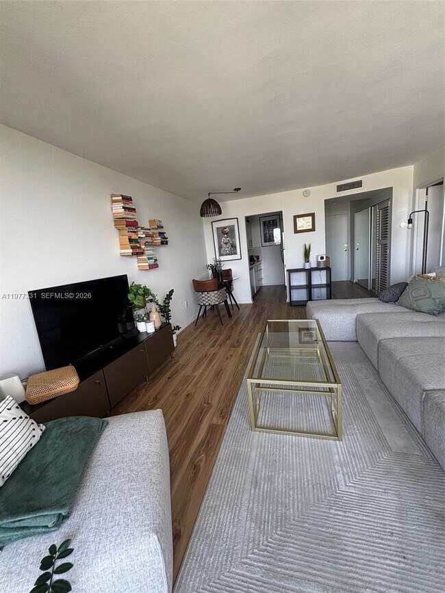 Photo - 2350 NE 135th St Unit 901