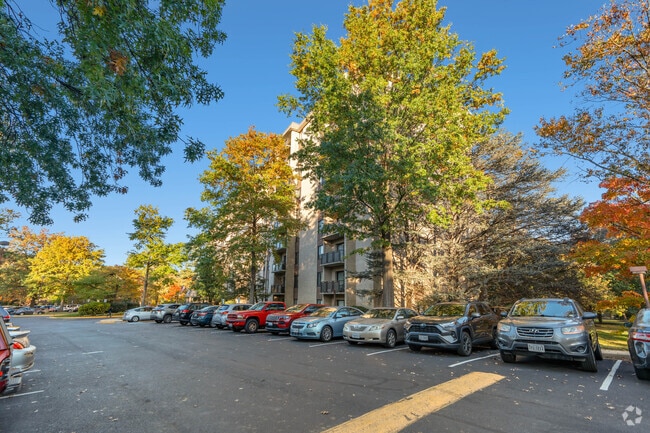 3101 S Manchester St - Woodlake Towers III