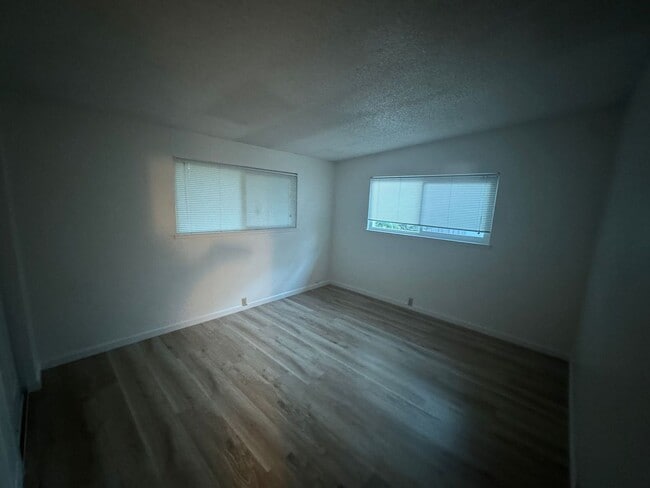 Photo - 1422 Drake Dr Unit B