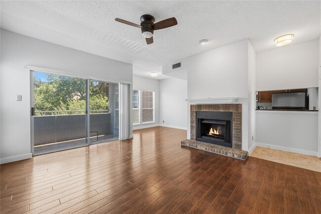 Photo - 700 S 1st St Unit 202
