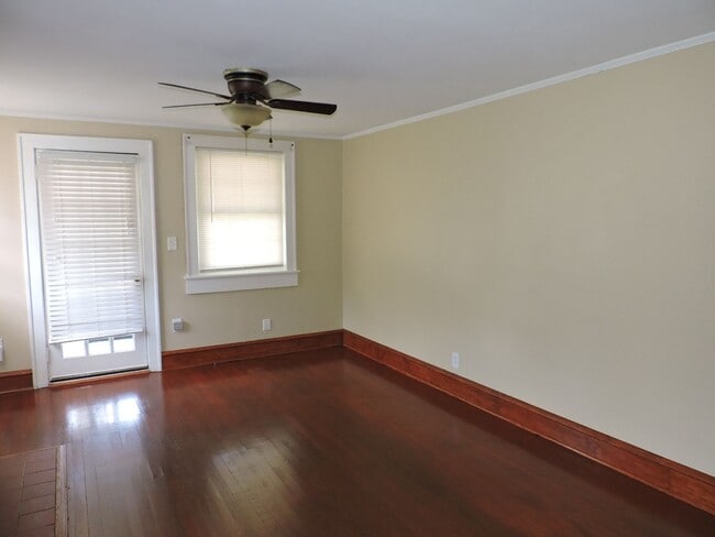 Photo - Call Linda 804-642-2106 or linda@vacosold.com